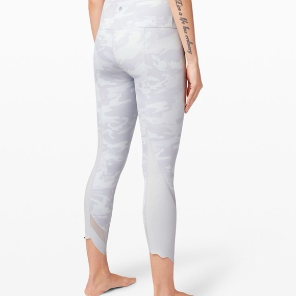 Lululemon Wunder Under Camo Scalloped Hem 23" - Picture 4 of 7